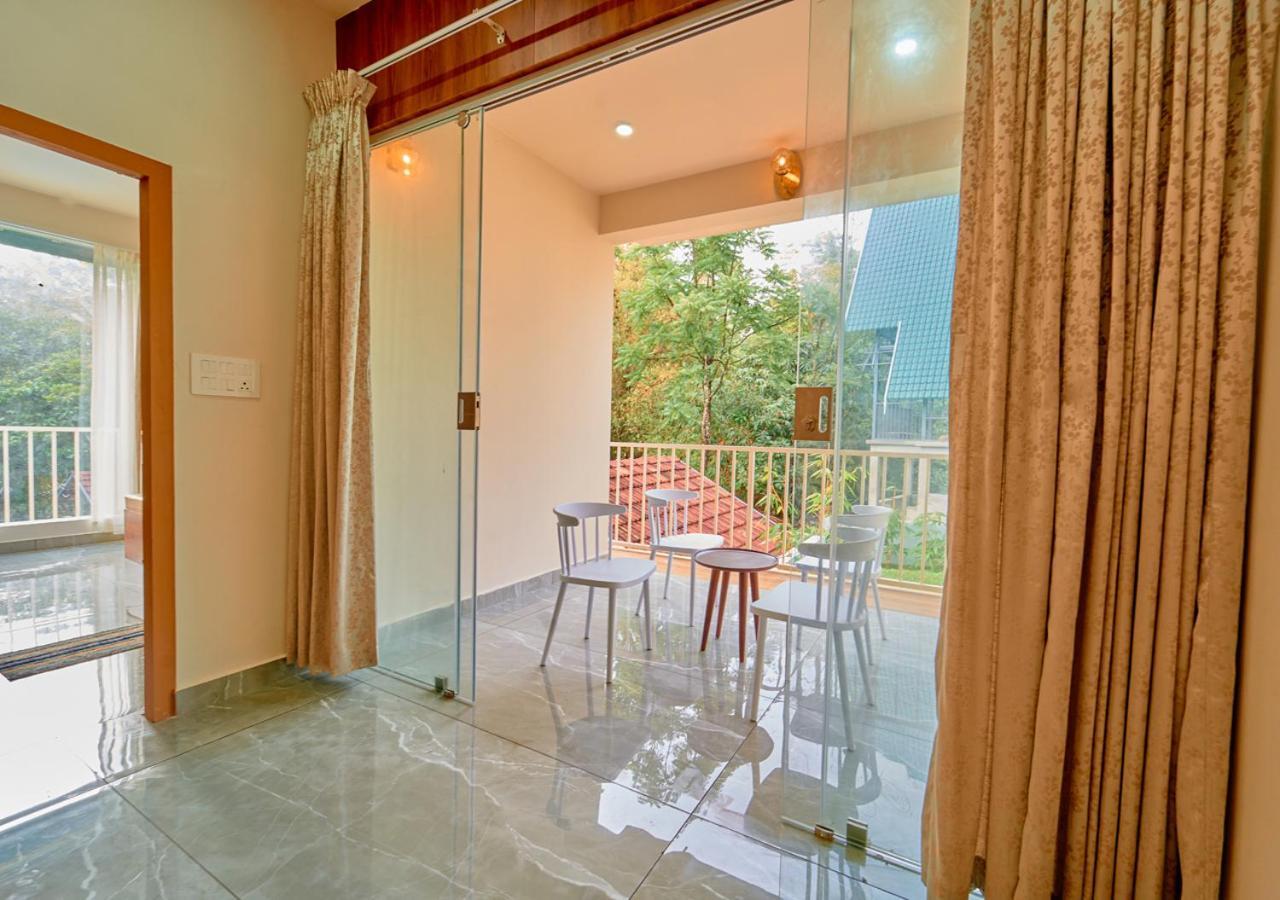 Glen Castle Vagamon Pool Resort By Voye Homes Exterior photo