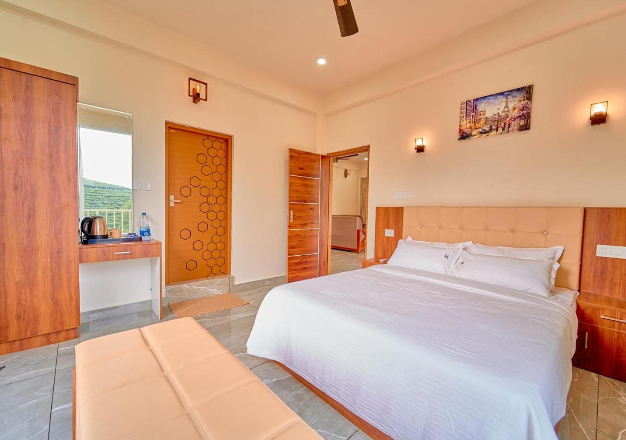 Glen Castle Vagamon Pool Resort By Voye Homes Exterior photo