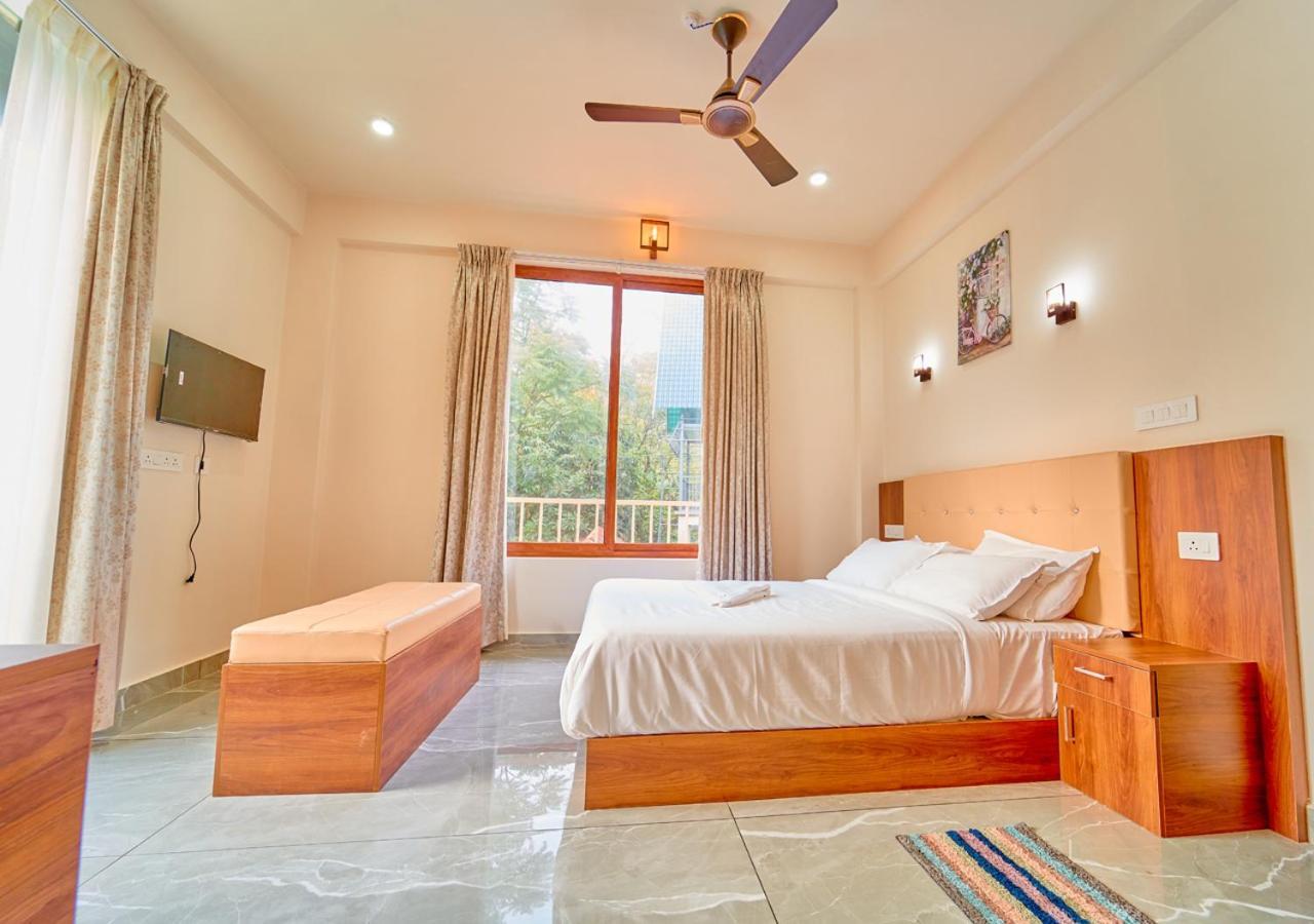 Glen Castle Vagamon Pool Resort By Voye Homes Exterior photo