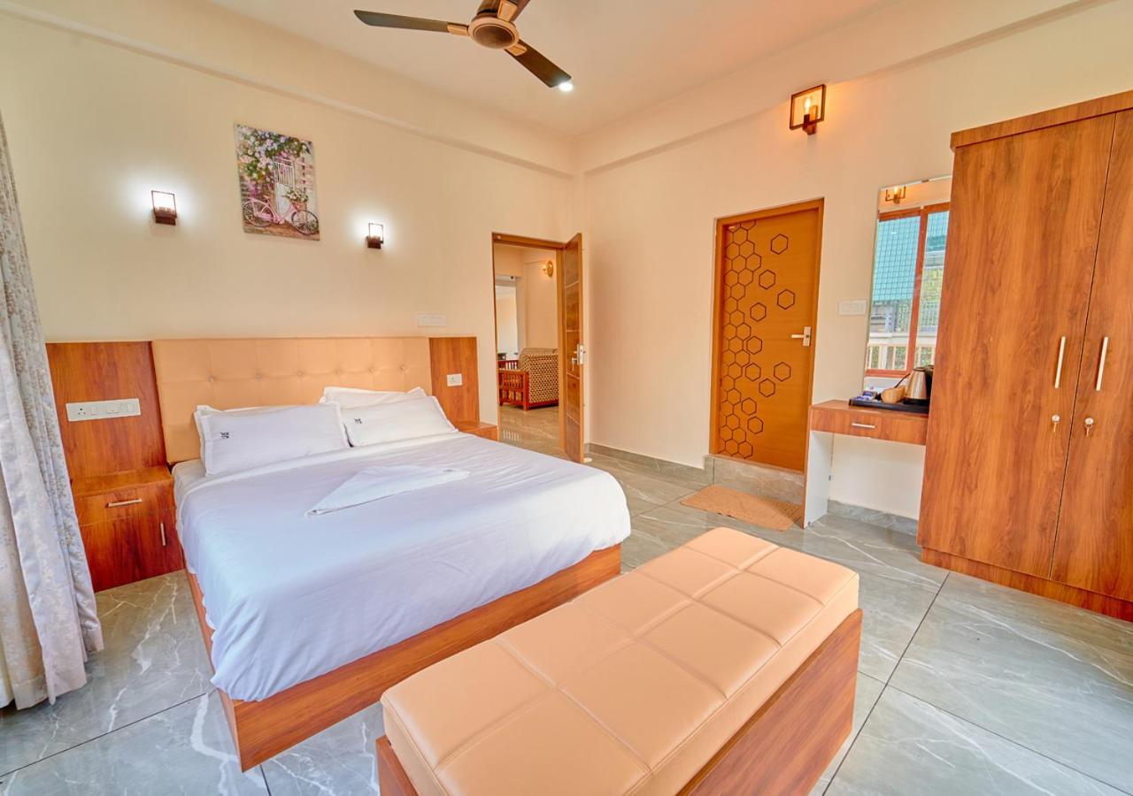 Glen Castle Vagamon Pool Resort By Voye Homes Exterior photo