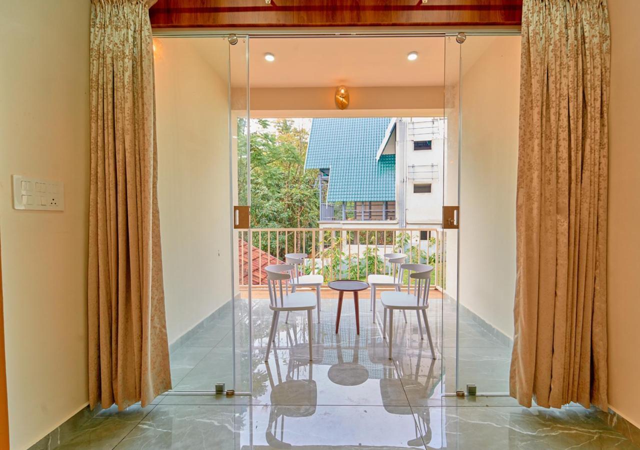 Glen Castle Vagamon Pool Resort By Voye Homes Exterior photo